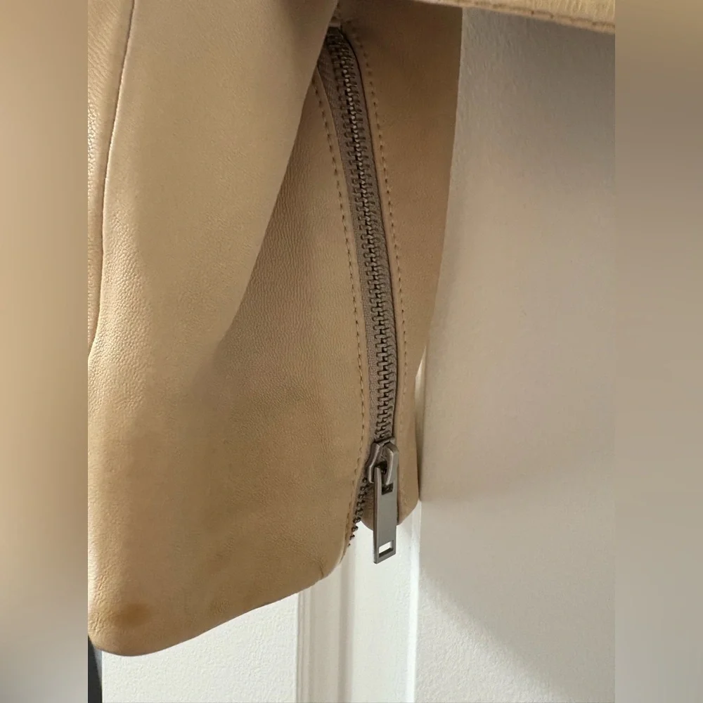 GAP Women's Beige Leather Biker Jacket (L) - Picture 6 of 8